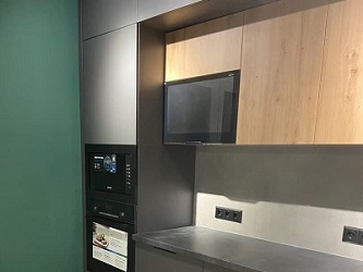 Eingebauter Smart-TV für die Küche AVS240WS
